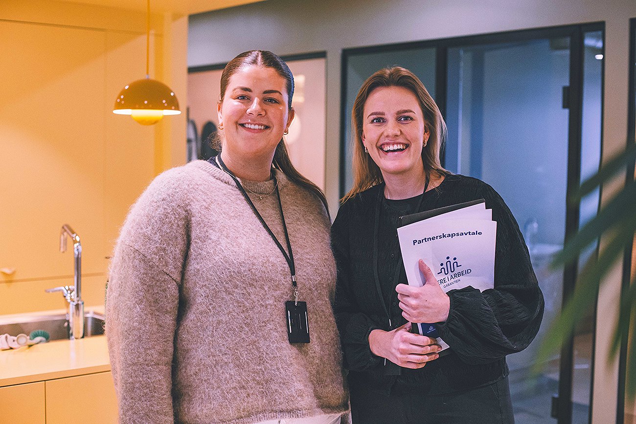 Marthe Skrettingland og Maren Westgård fra Dyreparken