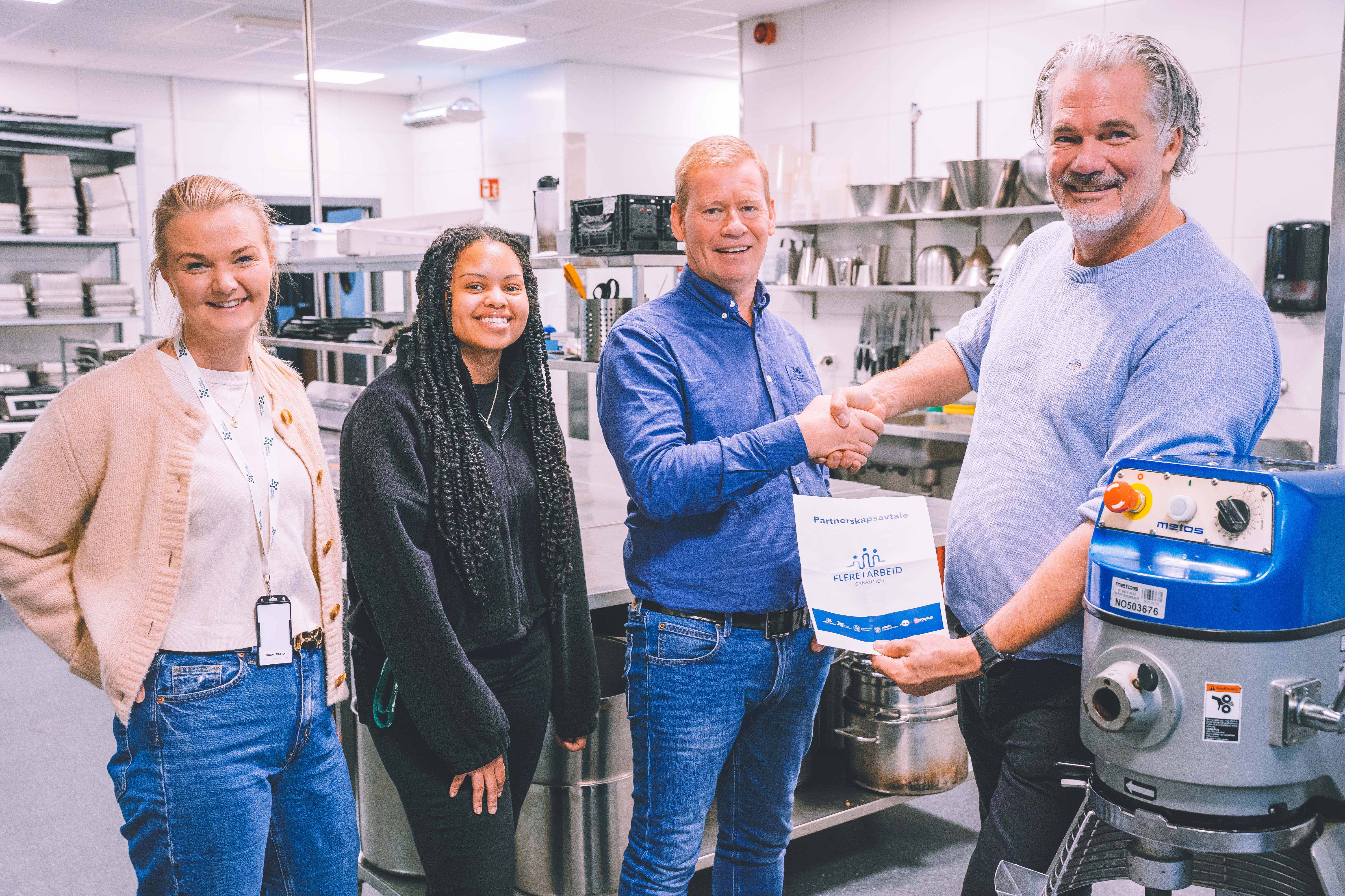 Signering FiA-garanti hos Madhuset_Henrik Kyte Assmann (1 av 1).jpg