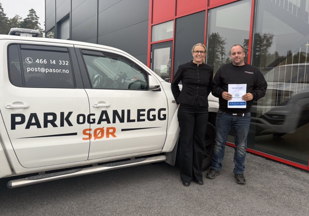 park og anlegg sør signerer garantien.jpg