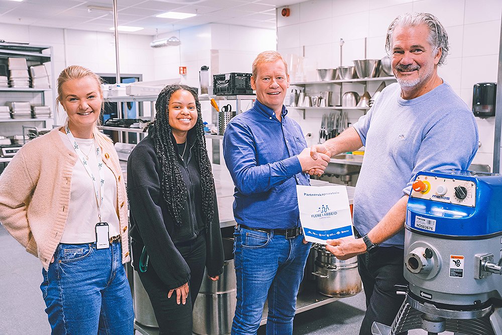 Signering FiA-garanti hos Madhuset_Henrik Kyte Assmann (1 av 1).jpg