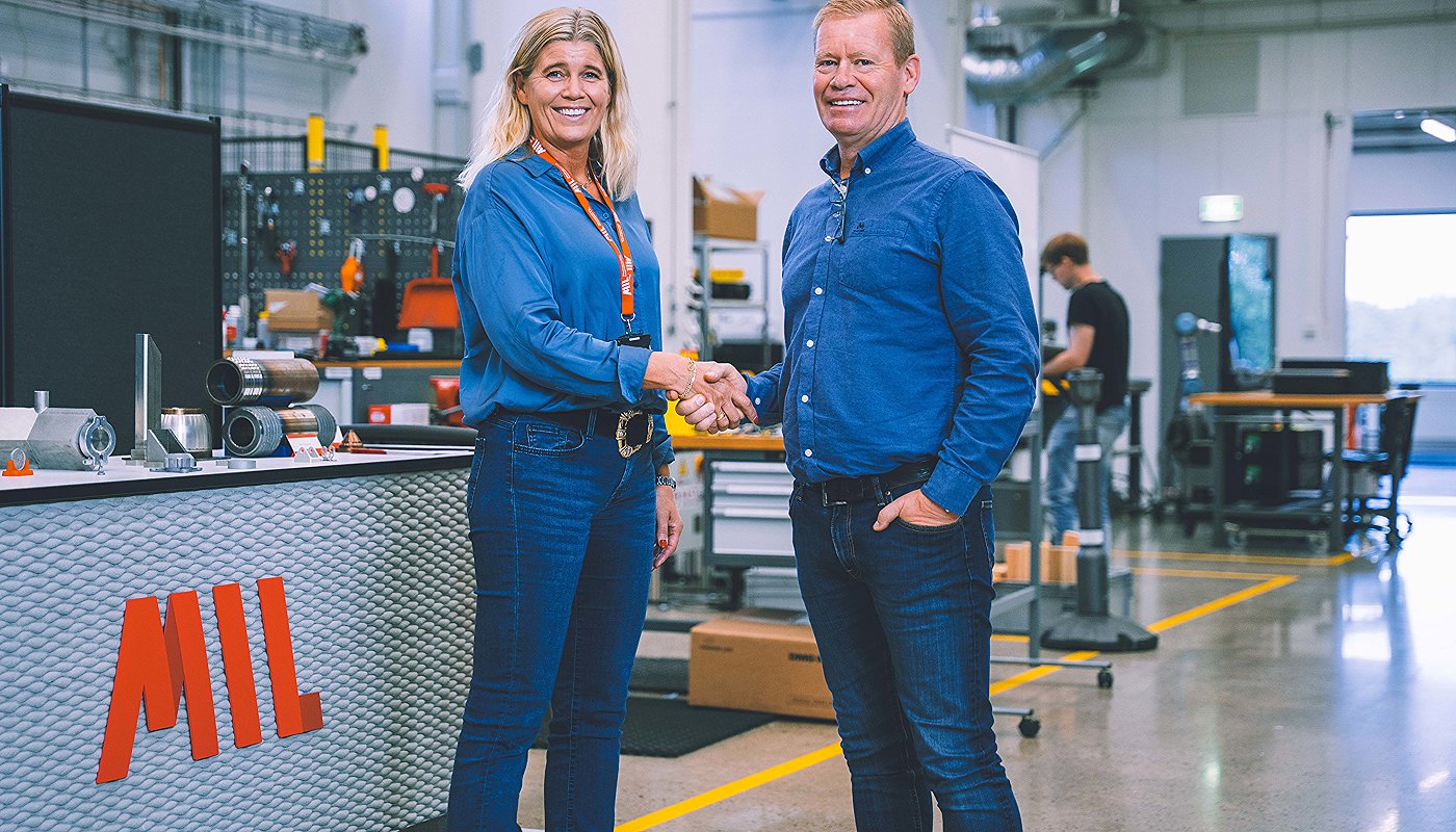 Signering FiA med MIL_Henrik Kyte Assmann (1 av 1) (1).jpg